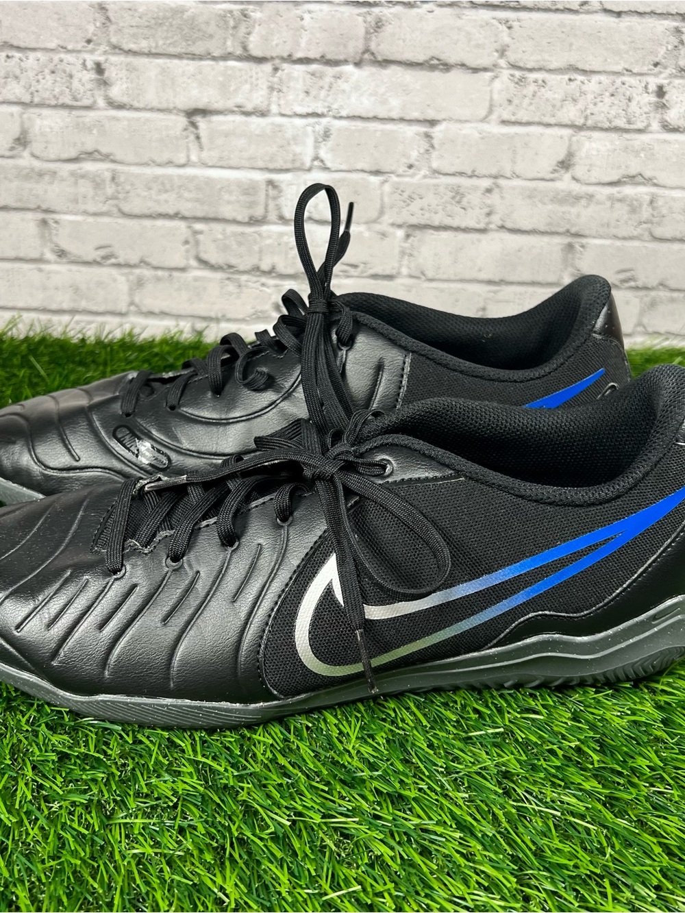 NIKE TIEMPO LEGEND 10 CLUB IC INDOOR SOCCER CLEATS BLACK Men’s Size 11.5